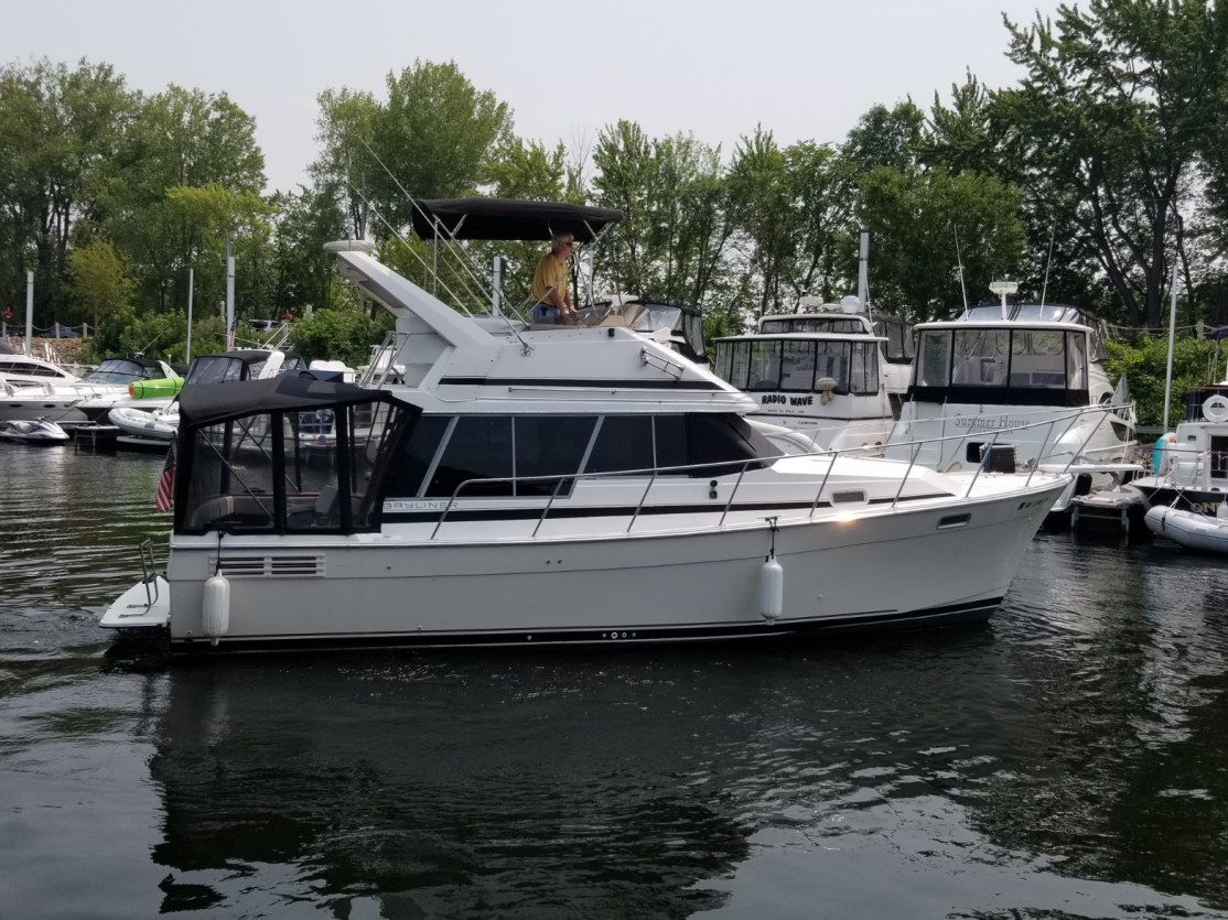 34′ Bayliner 3218 Yacht Brokers of Afton